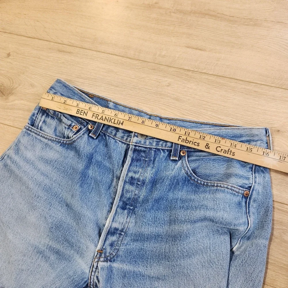 Vintage Y2K Levis 501xx Denim Shorts Mens 32 6